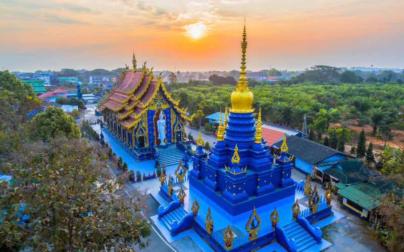 Explore Blue Temple Thailand - Chiang Rai Wat Rong Suea Ten